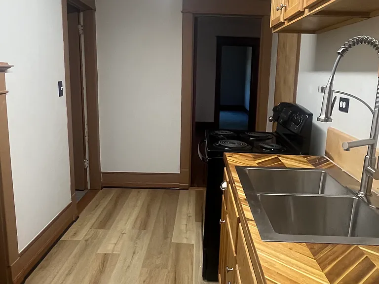 390 Lincoln St #2 — Photo 2