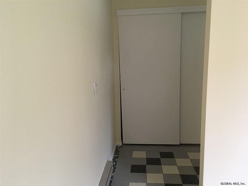 5th image of 1001 ROCKPORT Court