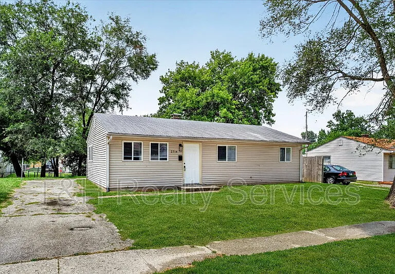 2714 Dawson St — Photo 3