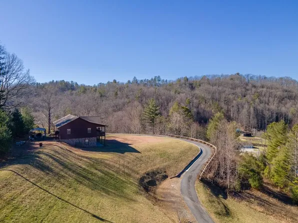 306 Ed Howell Branch Rd, Robbinsville, NC 28771