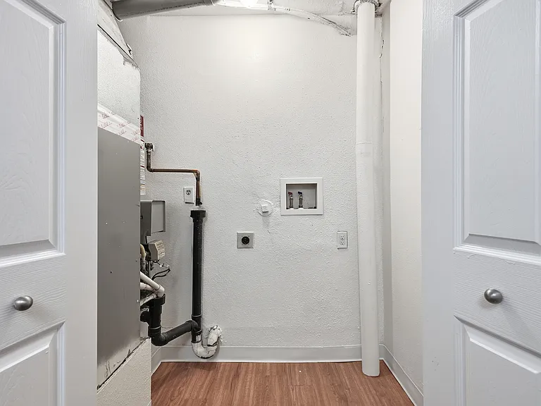 Pinecrest Apartments — Photo 9