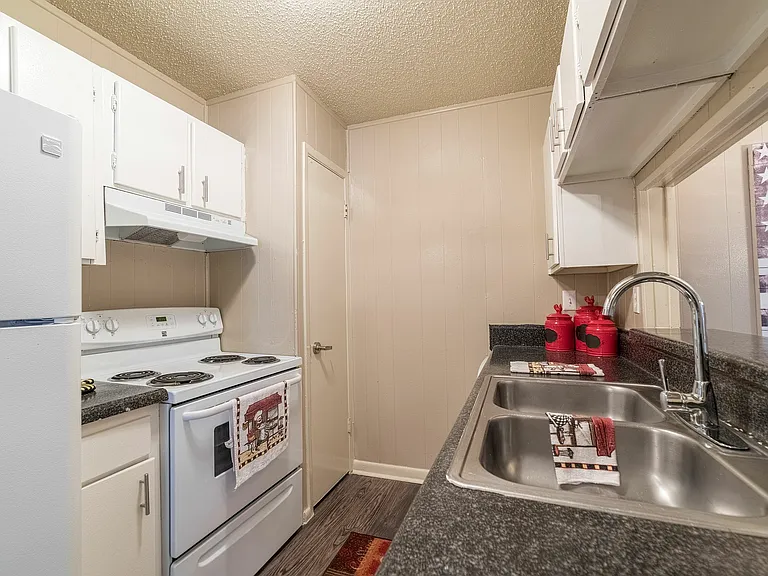Flats on 12 Kitchen