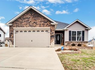 2152 Meadow Grass Dr, Pacific, MO 63069