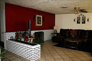 3rd image of 1902 S Heights Dr