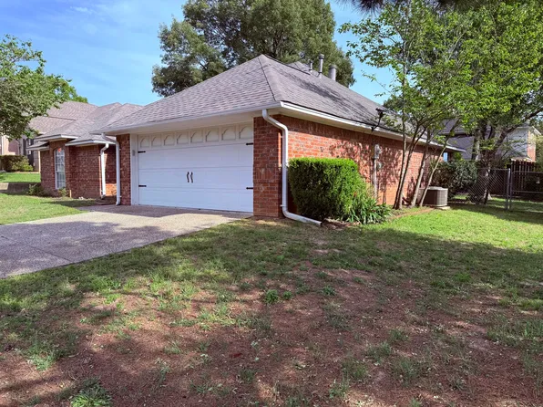 3203 Acacia Dr, Tyler, TX 75707