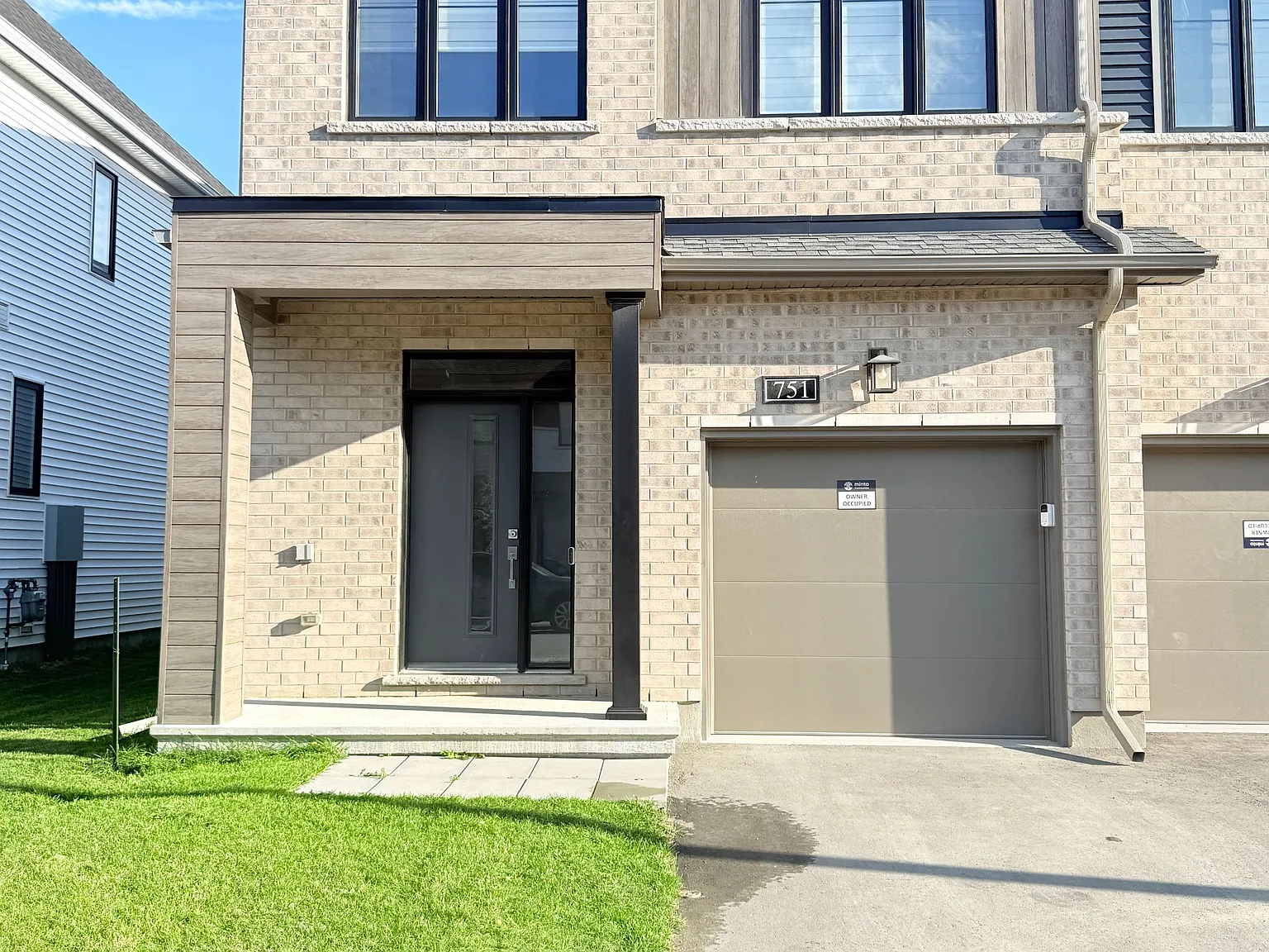 4 bed, $2,799 — Photo 2
