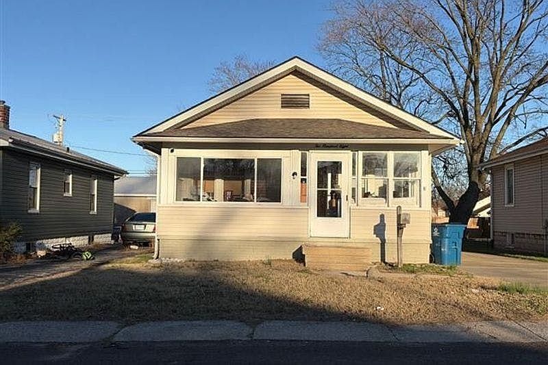 1st image of 208 Lincoln Ave