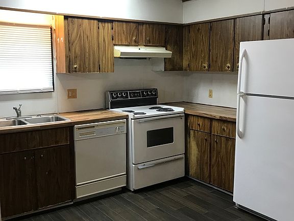 3rd image of 49 Burgess Ln
