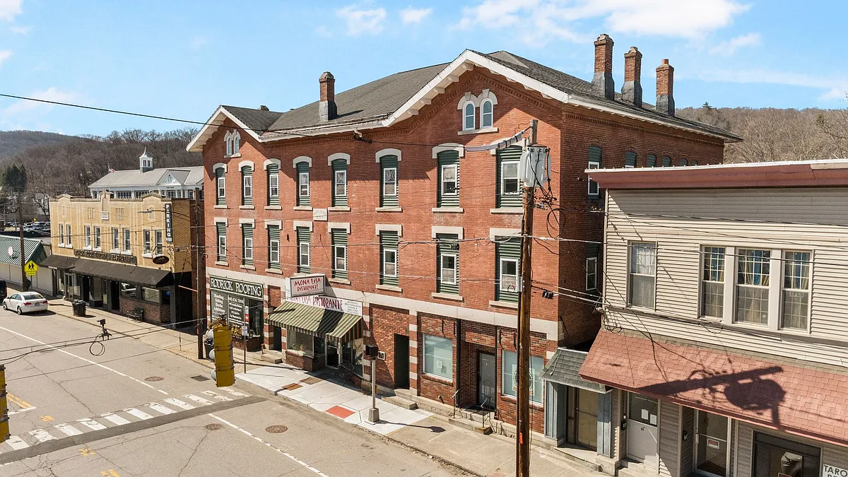 Building Photo - 62-70 S Main St #E