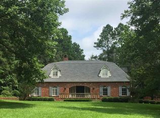 2574 Lake Cir, Jackson, MS 39211
