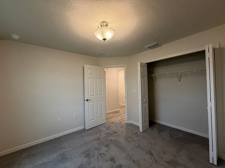 678 W Walkertown Dr — Photo 19