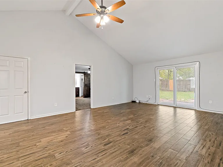 12015 Pompton Dr — Photo 4