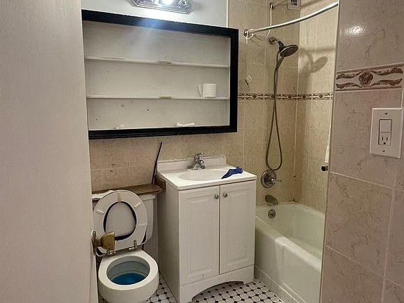 5th image of 137-77 45th Avenue #3P