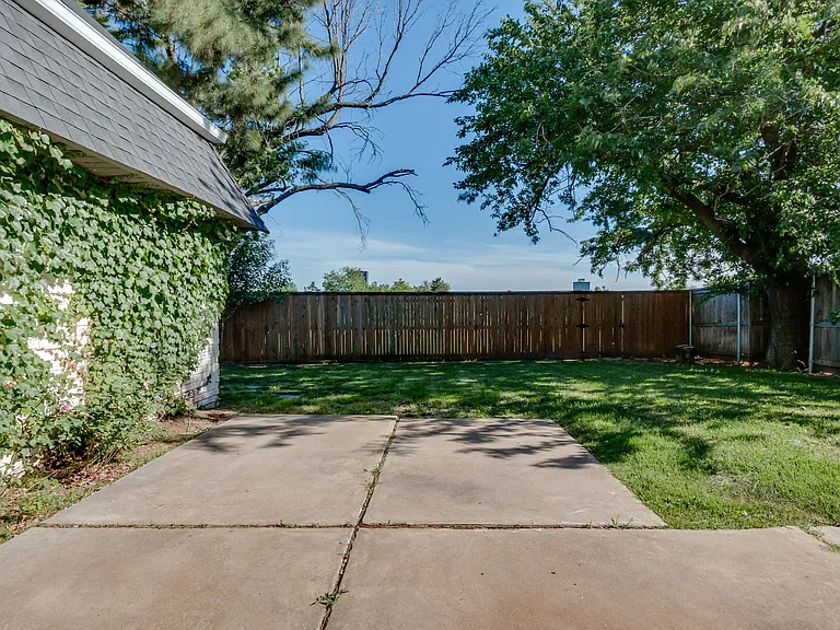 1442 Duffner Dr — Photo 12