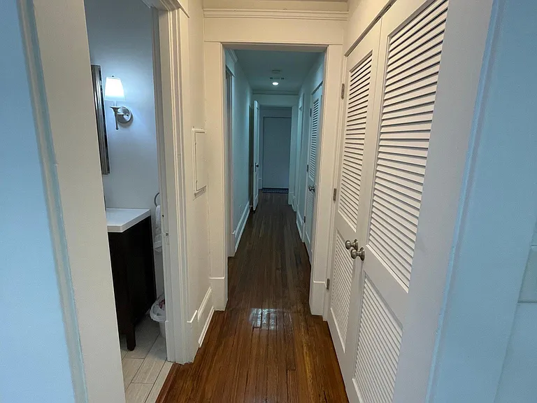 314 4th St NE #4 — Photo 9