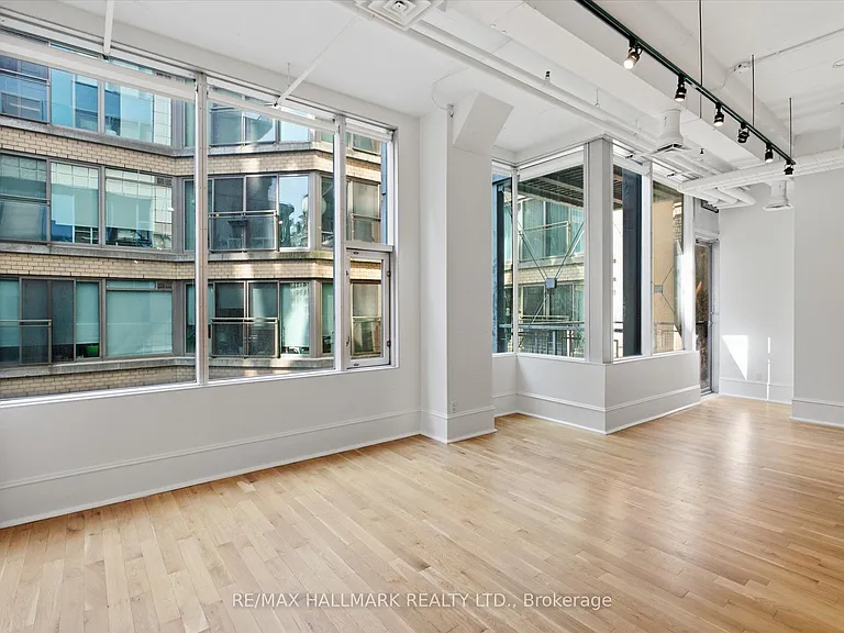 477 Richmond St W #306 — Photo 9