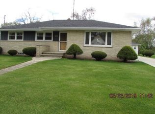 925 4th St, Menasha, WI 54952