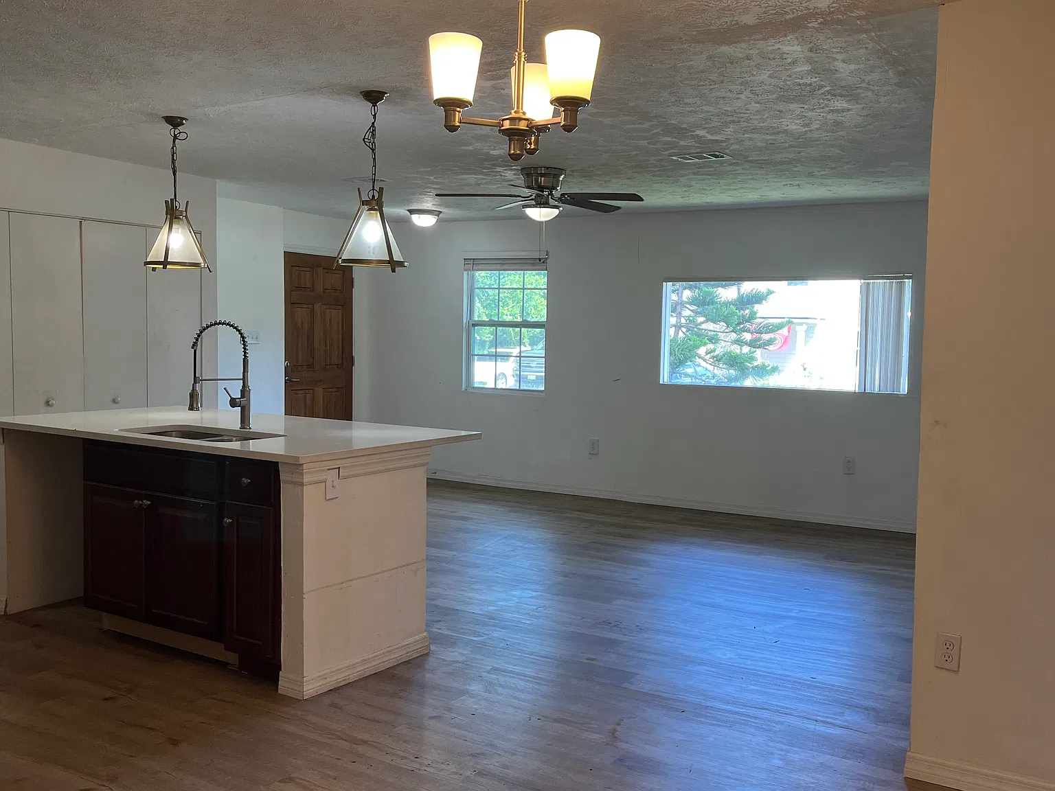 2 bed, 925 sqft, $1,400 — Photo 3