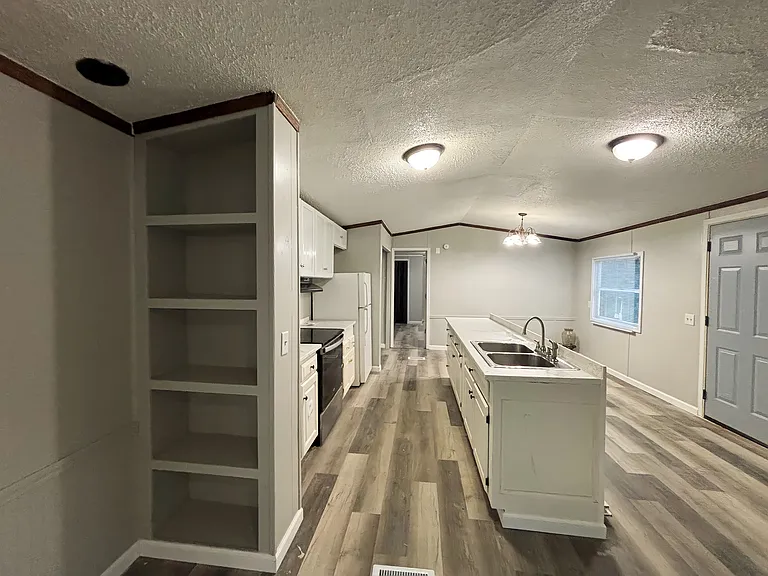7013 Timber Rdg N — Photo 10