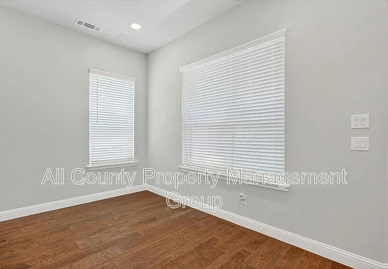 6330 Oakbend Cir — Photo 9