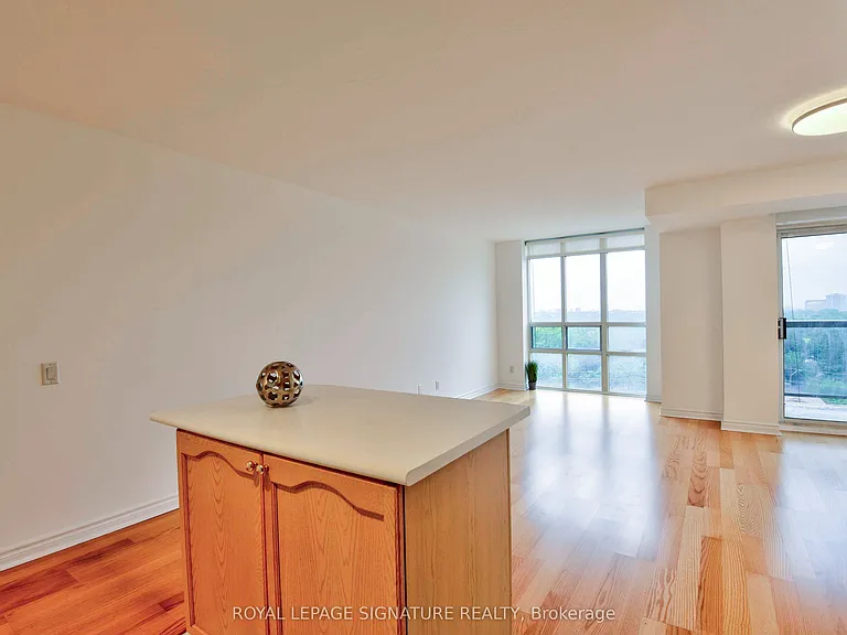 8 Mondeo Dr #705 — Photo 16