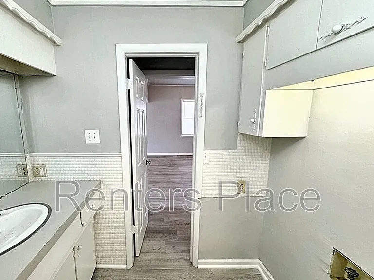 5 S Hickory St — Photo 6