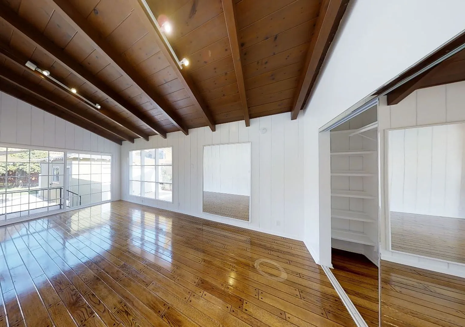 Private 3BR/3BA Standalone Home in Palms/Mar Vista | Open House Sunday, August 23rd 11am-1pm — Photo 3