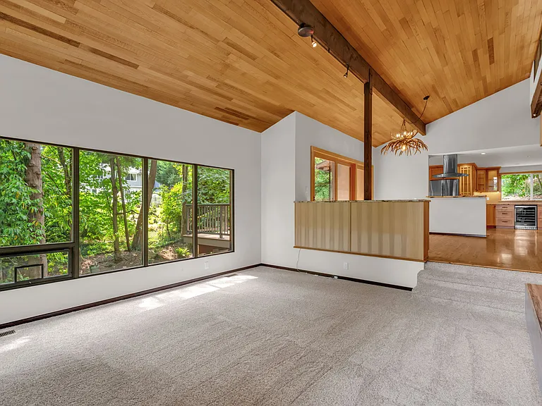 6671 E Mercer Way — Photo 9