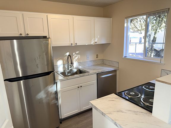 4th image of 21985 SW Sherwood Blvd #245-17