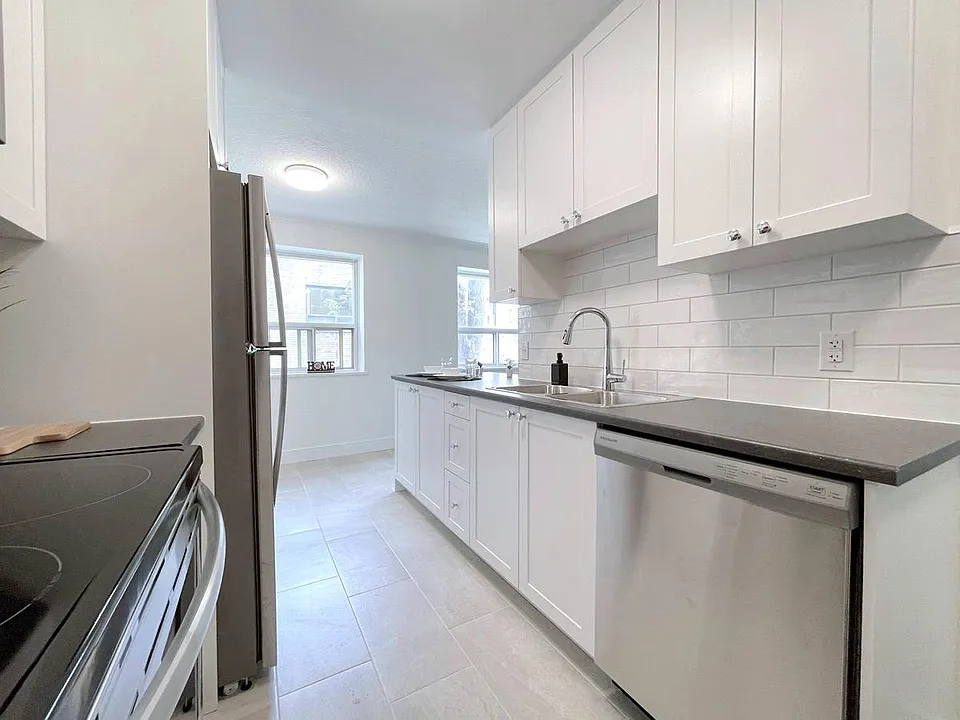 140 Kingston Rd