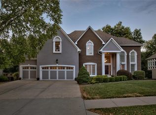 6233 N Northlake Dr, Kansas City, MO 64152