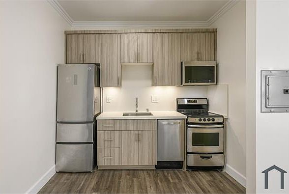1st image of 1217 N Berendo St Unit 26