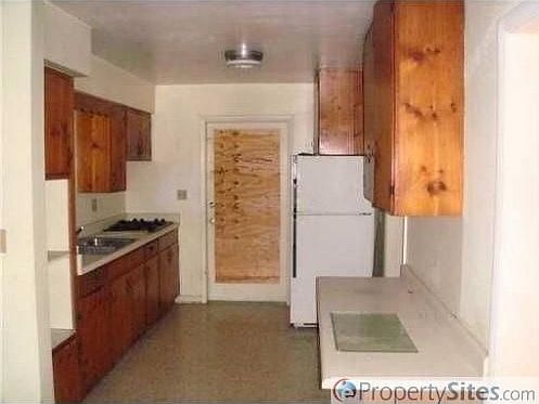 3rd image of 721 S H St