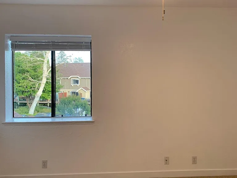 387 Creekview Dr — Photo 13