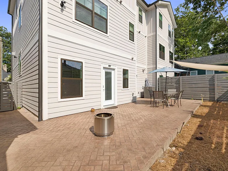 105B McCall St — Photo 16