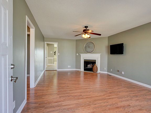 5th image of 1930 Claymont Dr