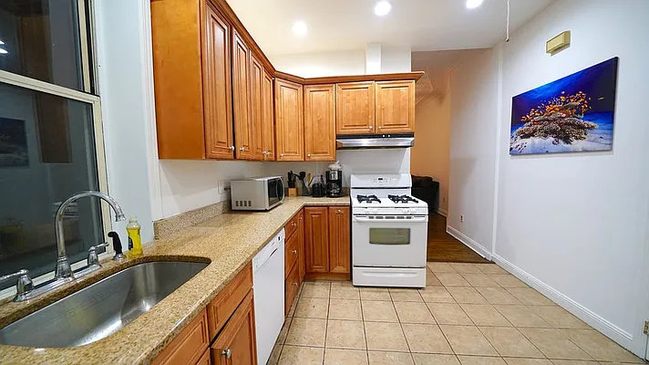 Rented by Dwell Residential Inc | media 10