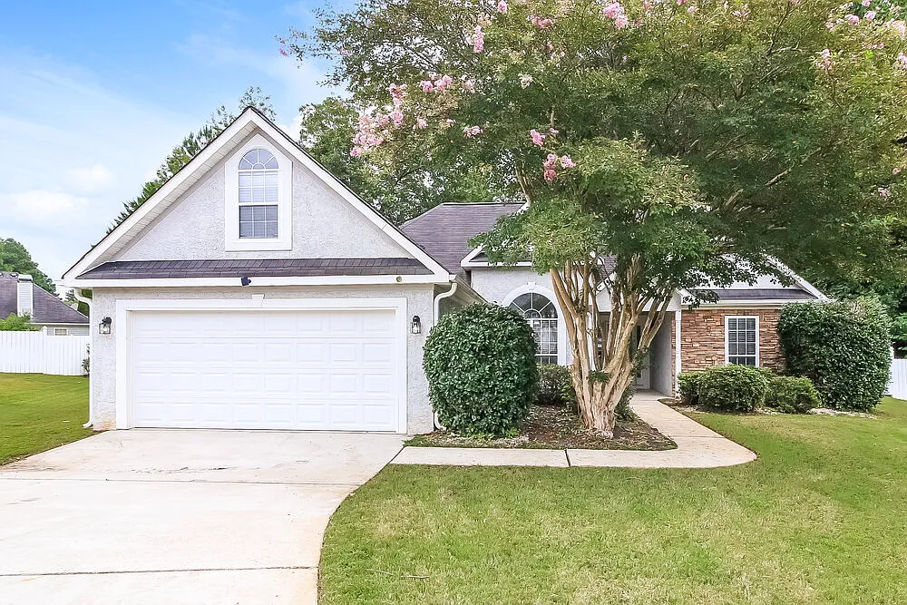 3 bed, 2.0 bath, 1729 sqft, $2,850 — Photo 1