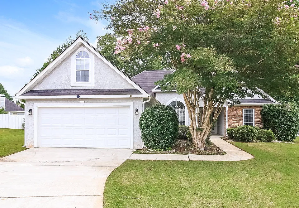 1303 Vine Cir