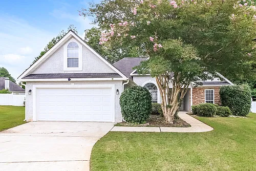 1303 Vine Cir Photo 1