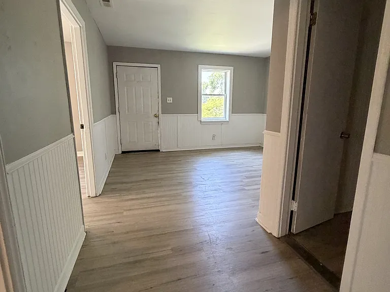 932 Wainwright Ave #1 — Photo 7