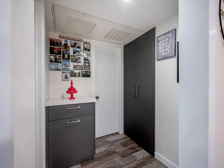 330 N Jackson St #316 — Photo 17