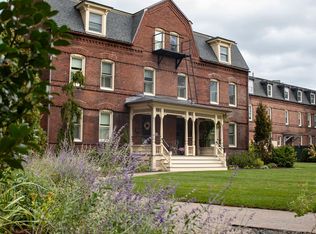 40-42 Round Hill Rd #2, Northampton, MA 01060