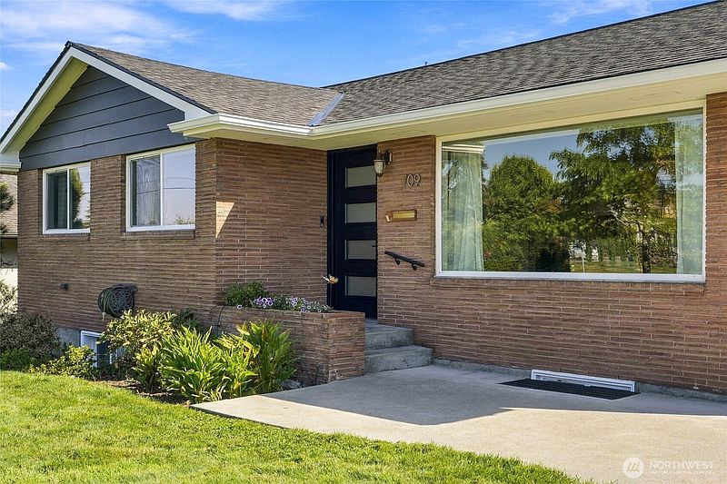 3rd image of 709 Colby Avenue