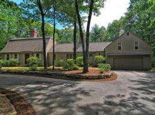 14 Laurel Dr, Bedford, NH 03110