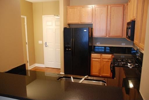 3rd image of 1600 S Prairie Ave Unit 805
