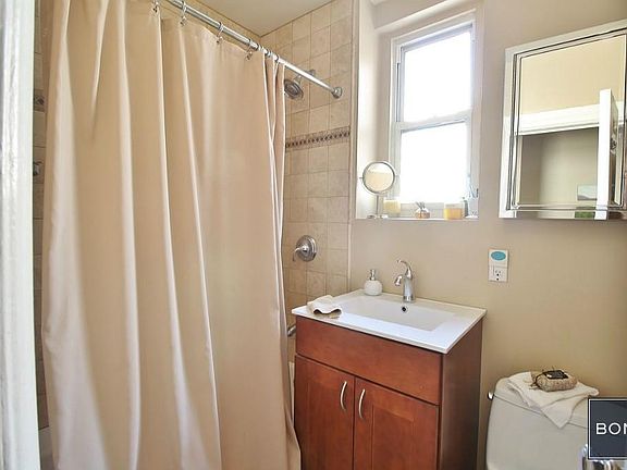 5th image of 440 E 79th St APT 5J