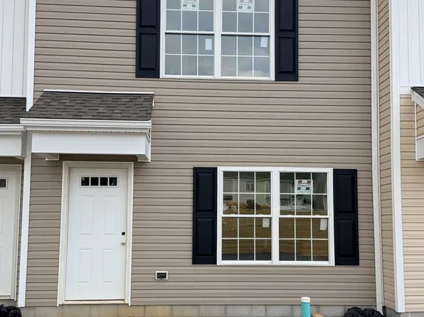 1617 Woodrow Cir, Harrisonburg, VA 22802