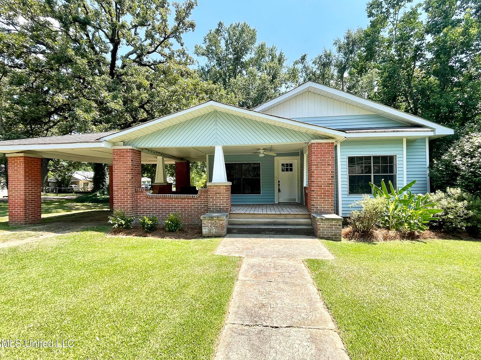 Zillow Crystal Springs Ms