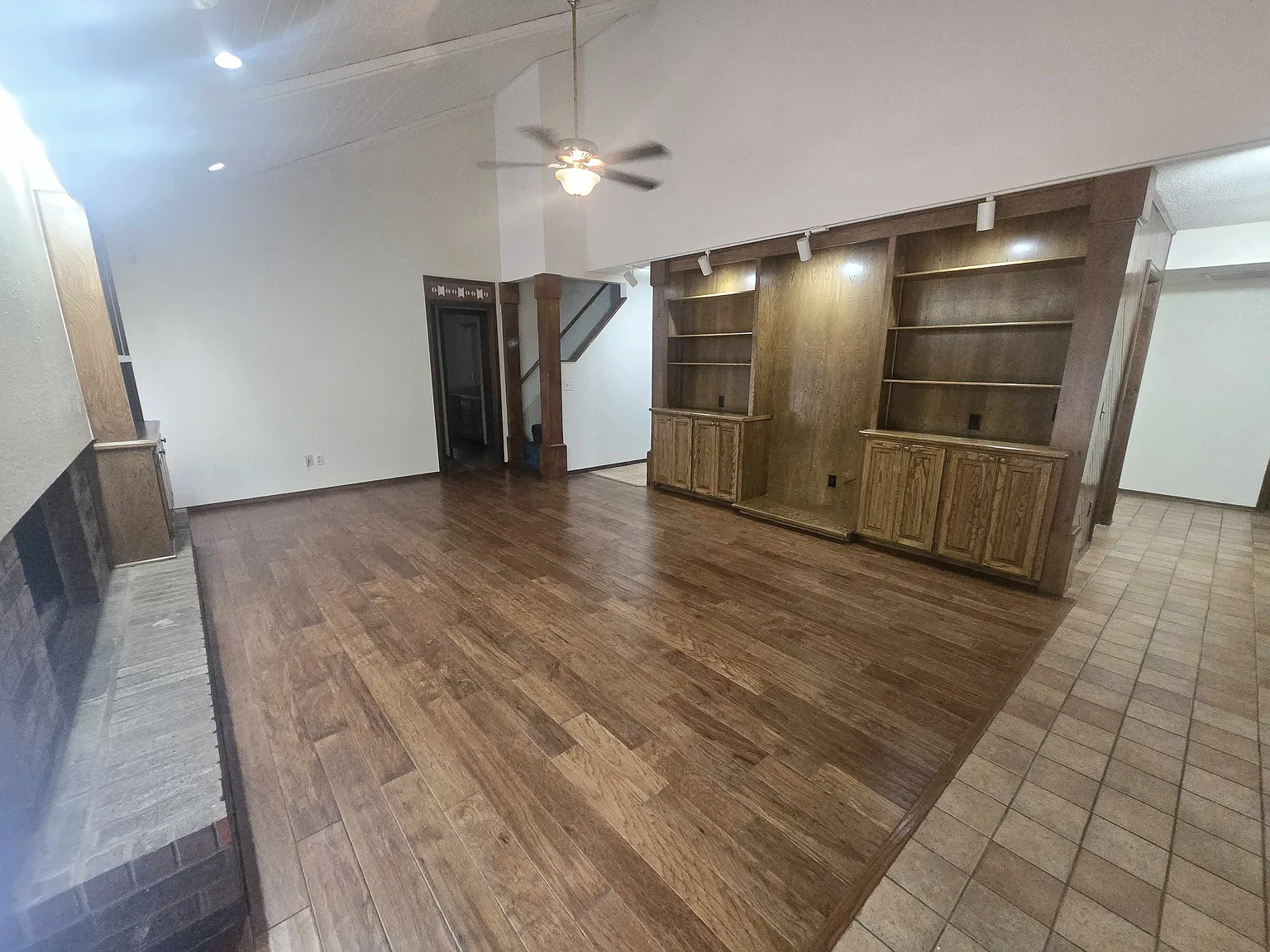 4 bed, 2800 sqft, $2,300 — Photo 3